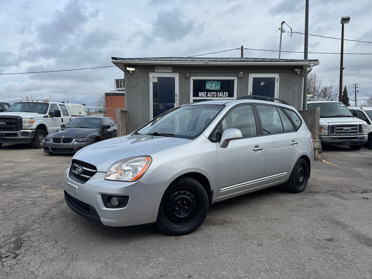 2009 Kia Rondo EX - Photo #4