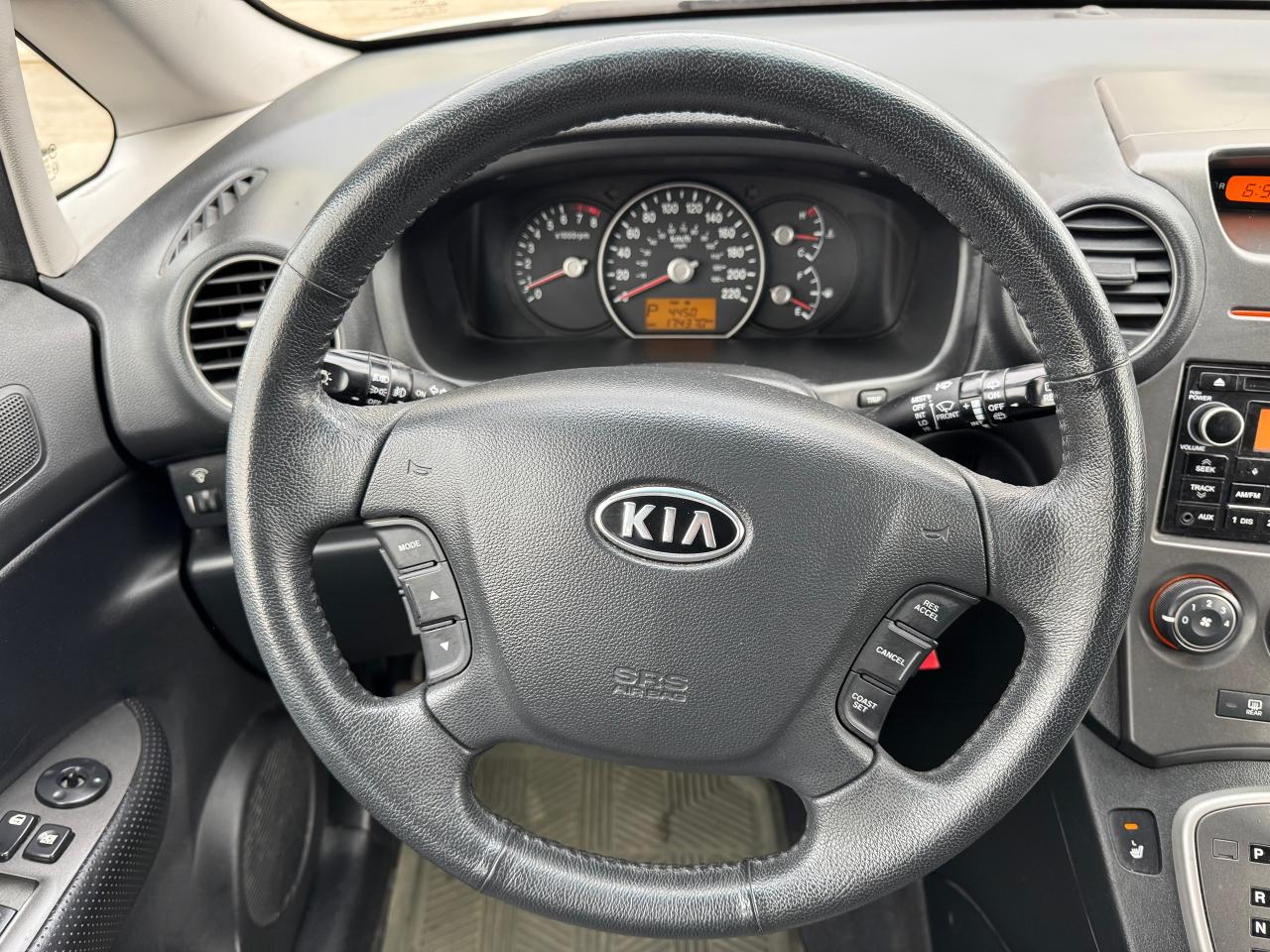 2009 Kia Rondo EX - Photo #21