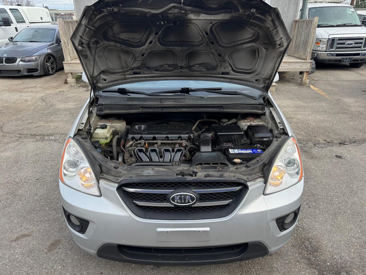 2009 Kia Rondo EX - Photo #2