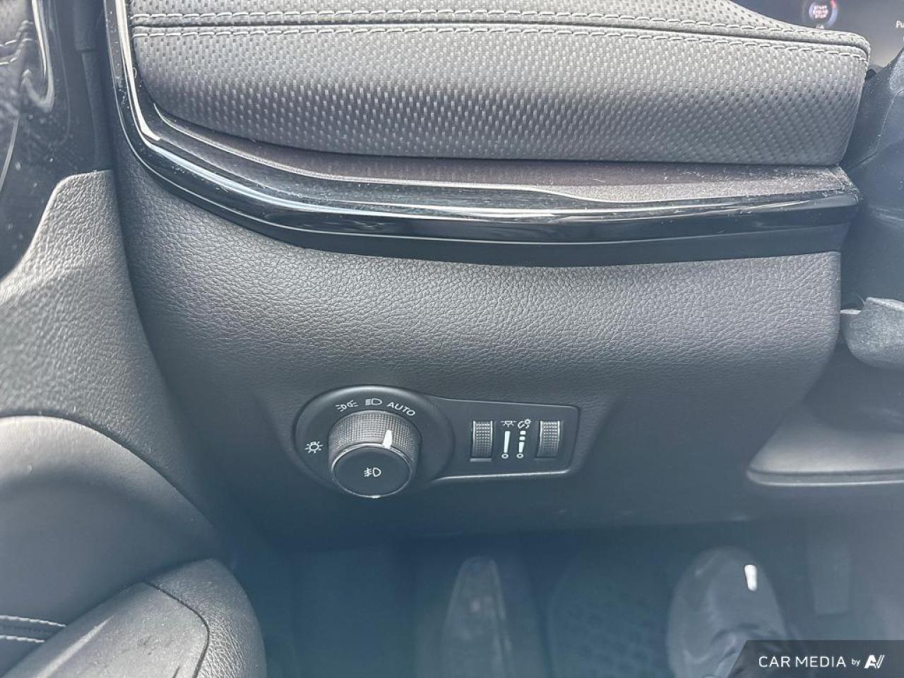 2023 Jeep Compass ALTITUDE / 4x4 / NAV / HTD SEATS / NO ACCIDENTS - Photo #15