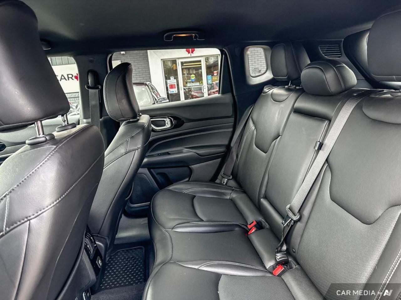 2023 Jeep Compass ALTITUDE / 4x4 / NAV / HTD SEATS / NO ACCIDENTS - Photo #12