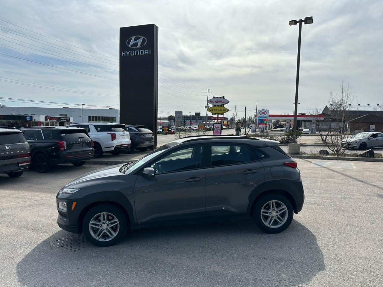 2021 Hyundai KONA 2.0L Essential AWD Photo2