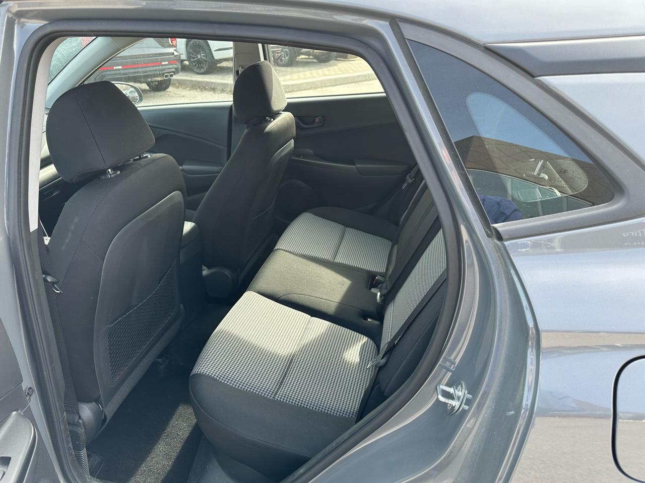 2021 Hyundai KONA 2.0L Essential AWD Photo11