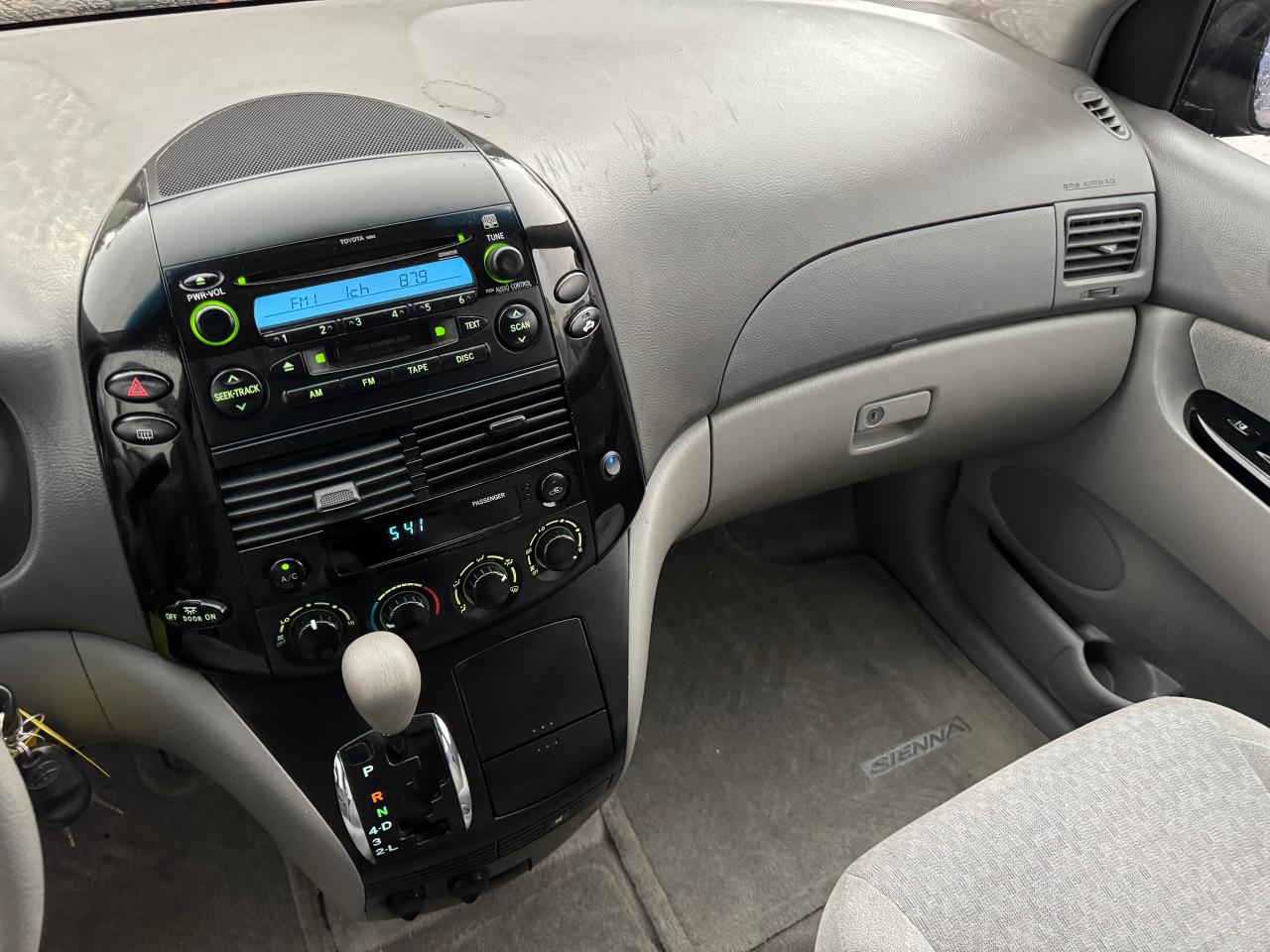 2005 Toyota Sienna CE - Photo #22