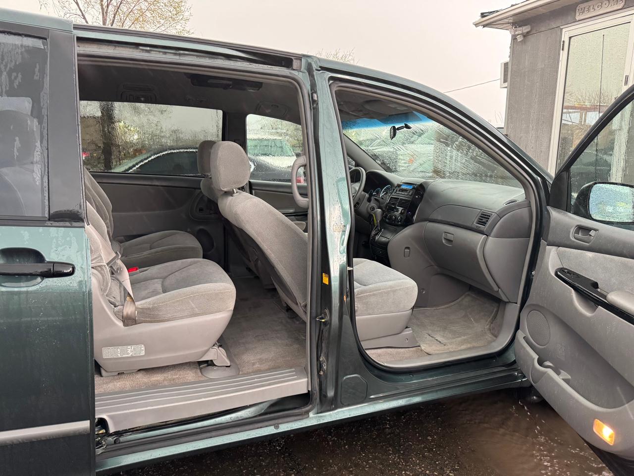 2005 Toyota Sienna CE - Photo #26