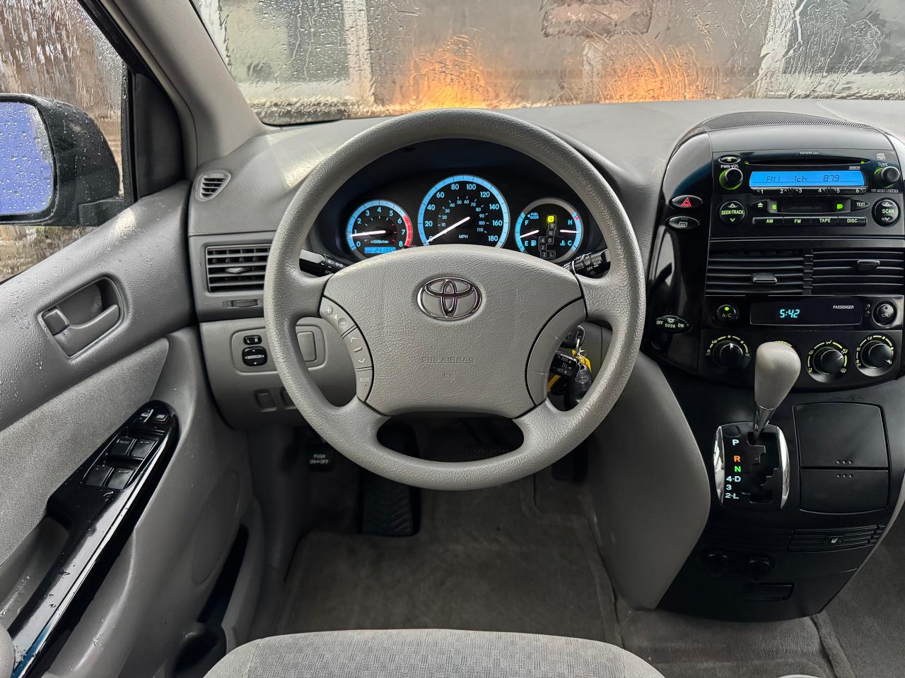 2005 Toyota Sienna CE - Photo #24