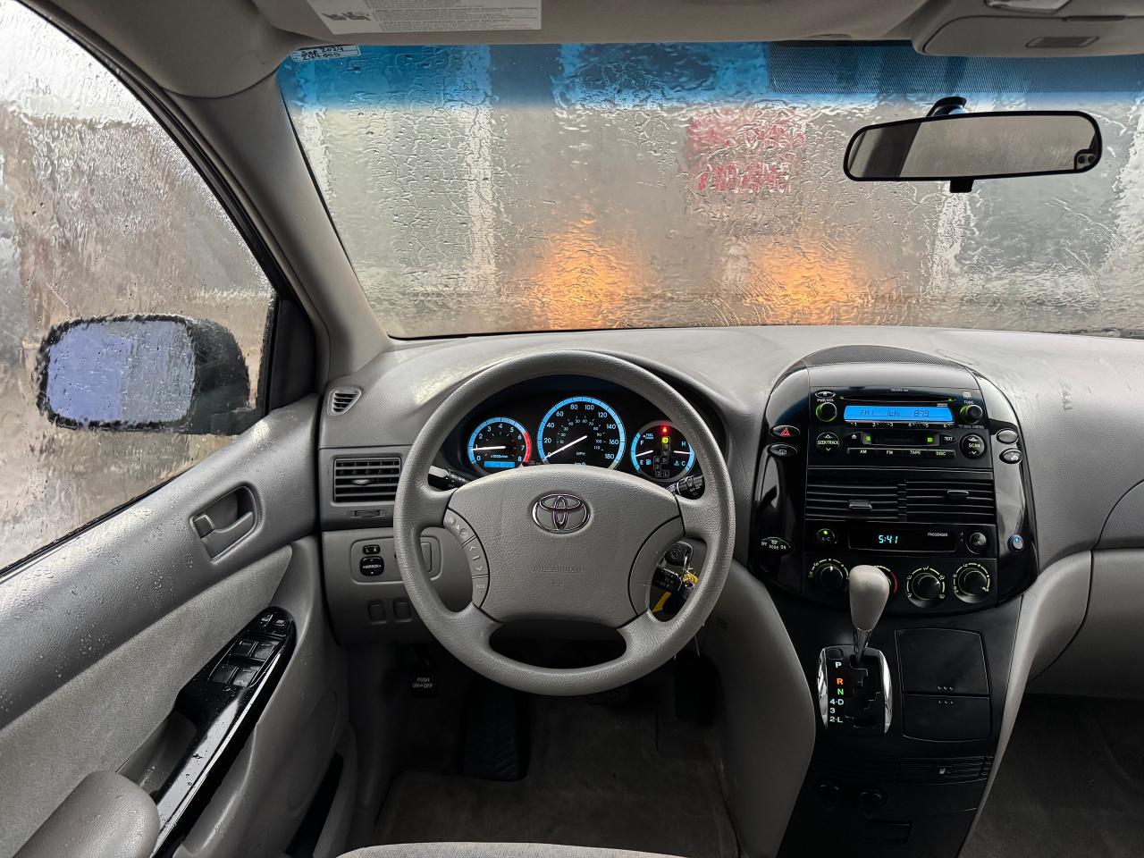 2005 Toyota Sienna CE - Photo #21