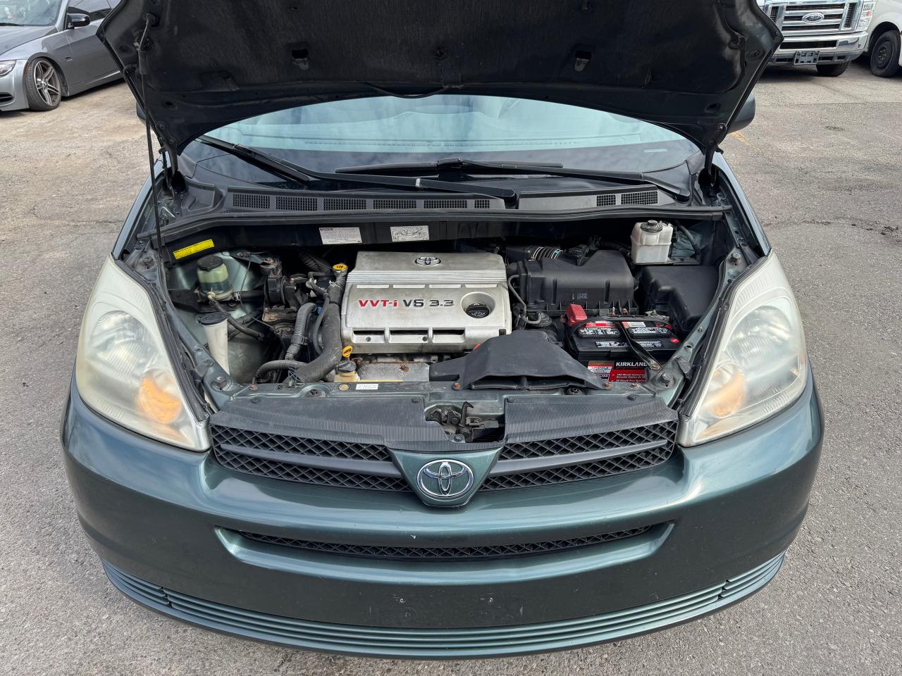 2005 Toyota Sienna CE Photo2