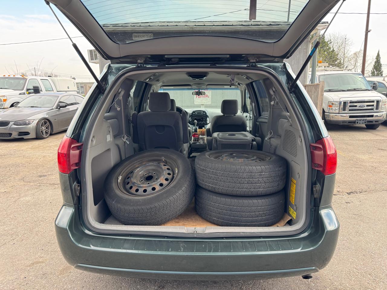 2005 Toyota Sienna CE - Photo #10