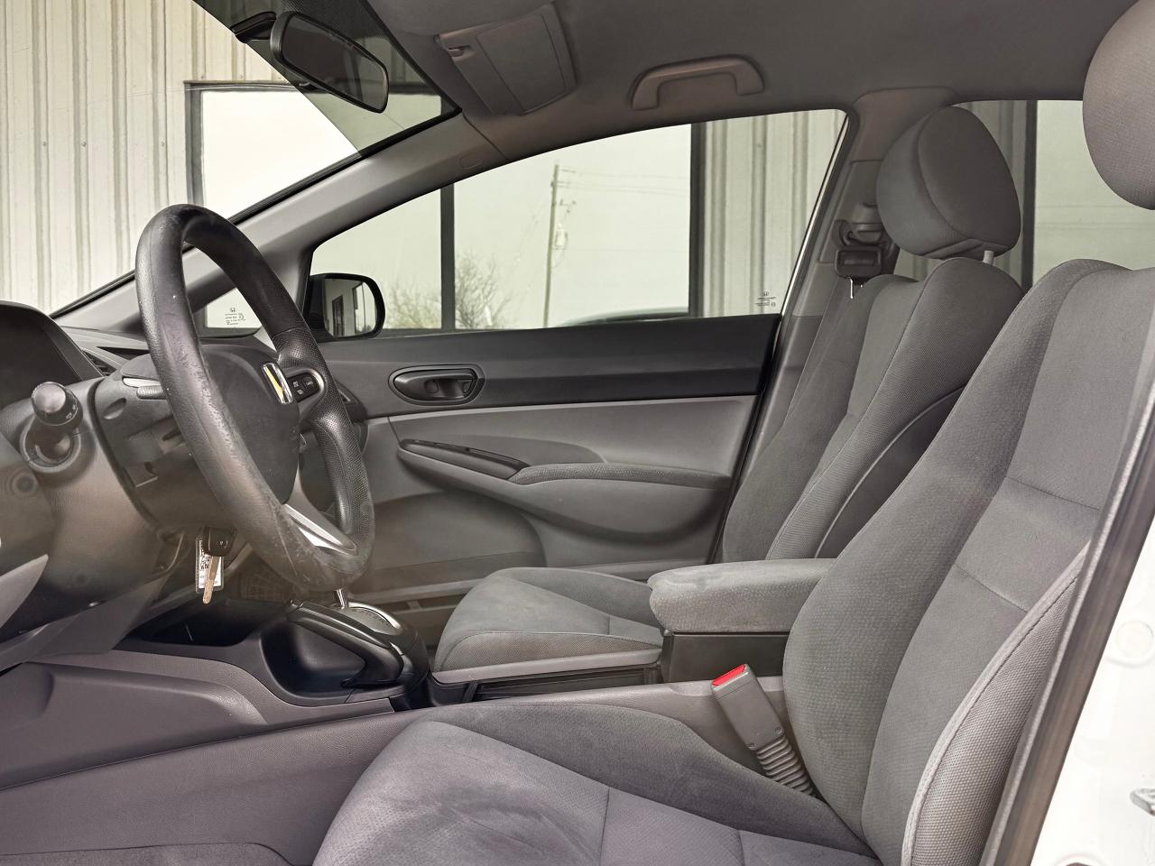 2011 Honda Civic DX-G **GREAT COMMUTER CAR** - Photo #21