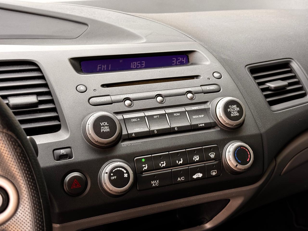 2011 Honda Civic DX-G **GREAT COMMUTER CAR** - Photo #18