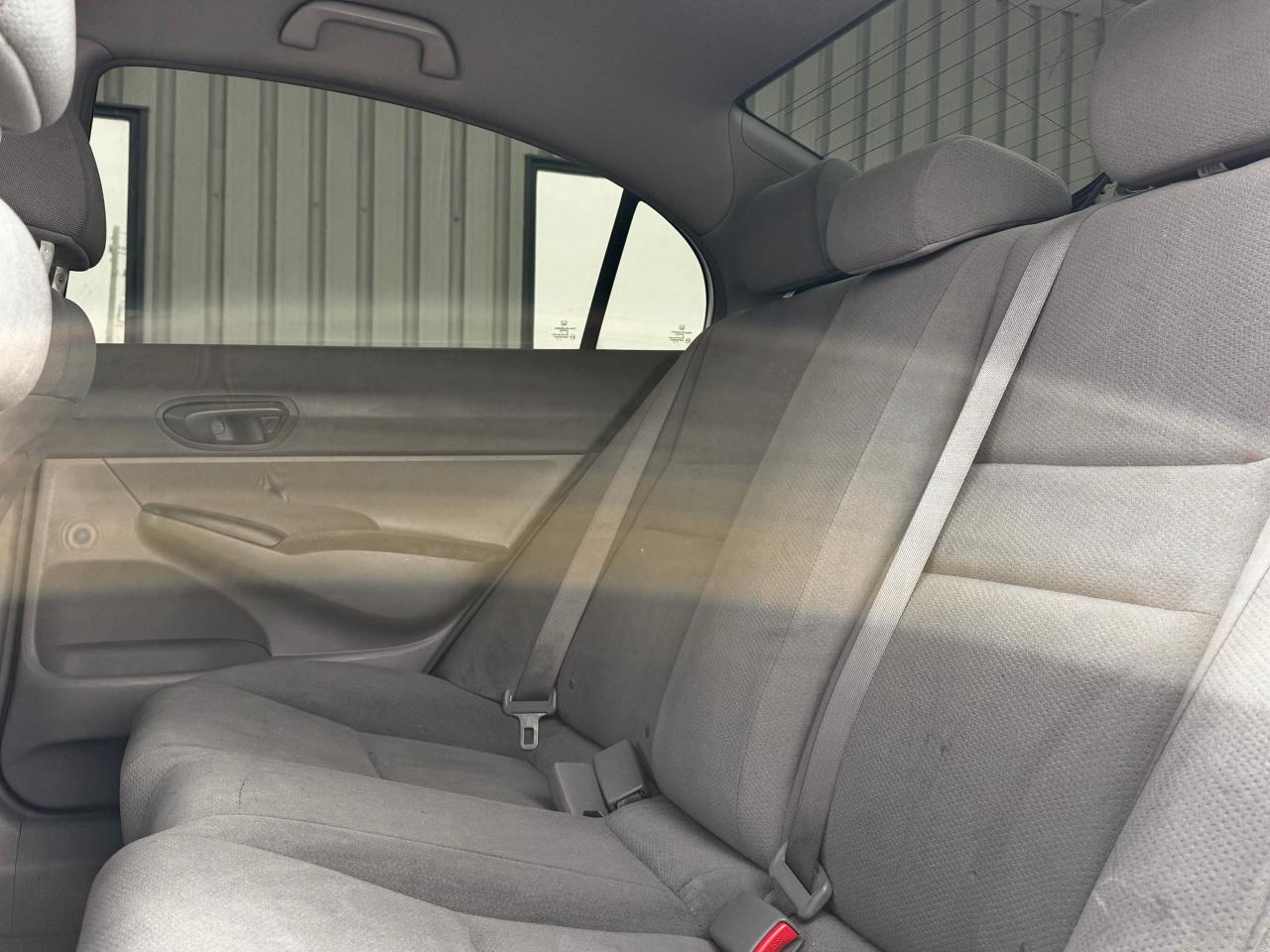 2011 Honda Civic DX-G **GREAT COMMUTER CAR** - Photo #24