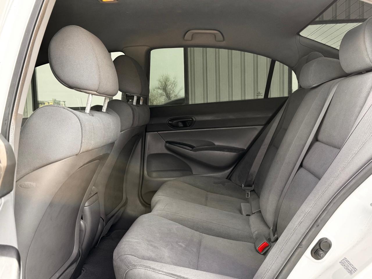 2011 Honda Civic DX-G **GREAT COMMUTER CAR** - Photo #23