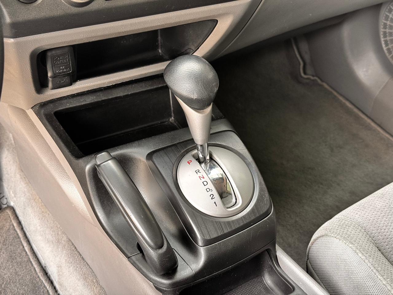 2011 Honda Civic DX-G **GREAT COMMUTER CAR** - Photo #19