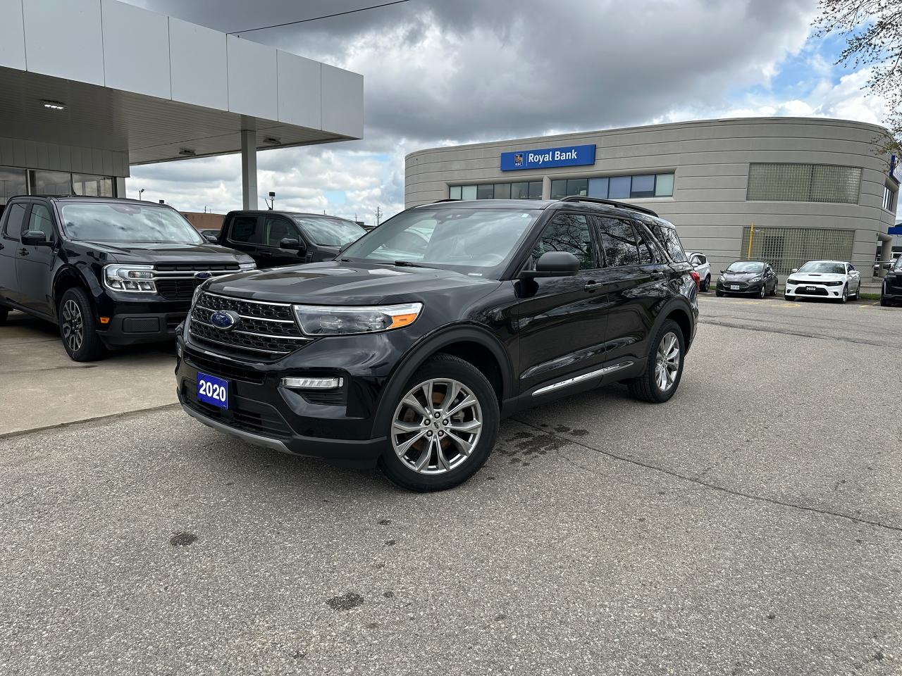 Used 2020 Ford Explorer XLT | PANOROOF | TOW PACKAGE | COLD WEATHER PACK | for sale in Brantford, ON