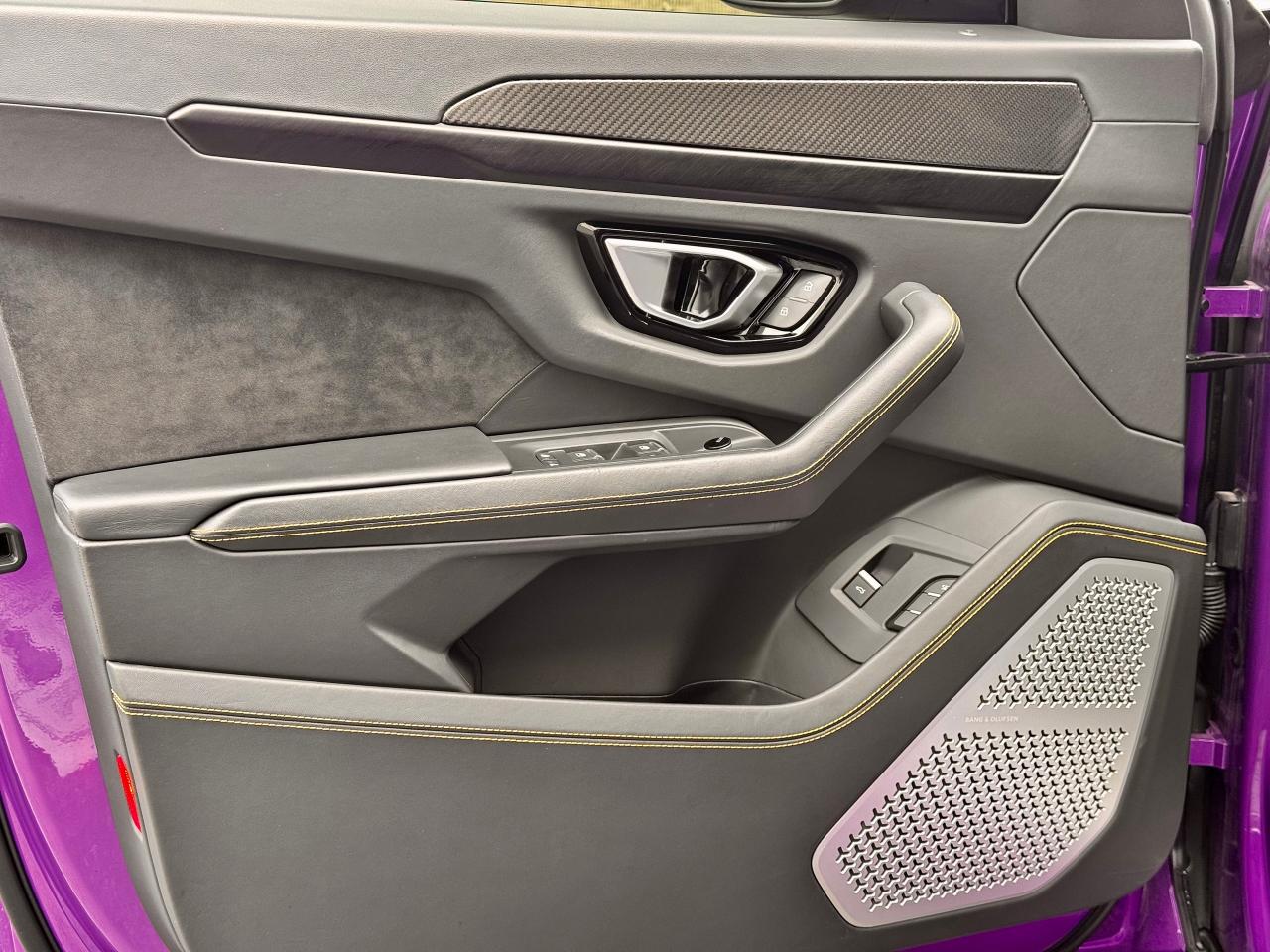 2021 Lamborghini Urus AWD **QUICKSILVER TITANIUM SPORT EXHAUST** - Photo #31