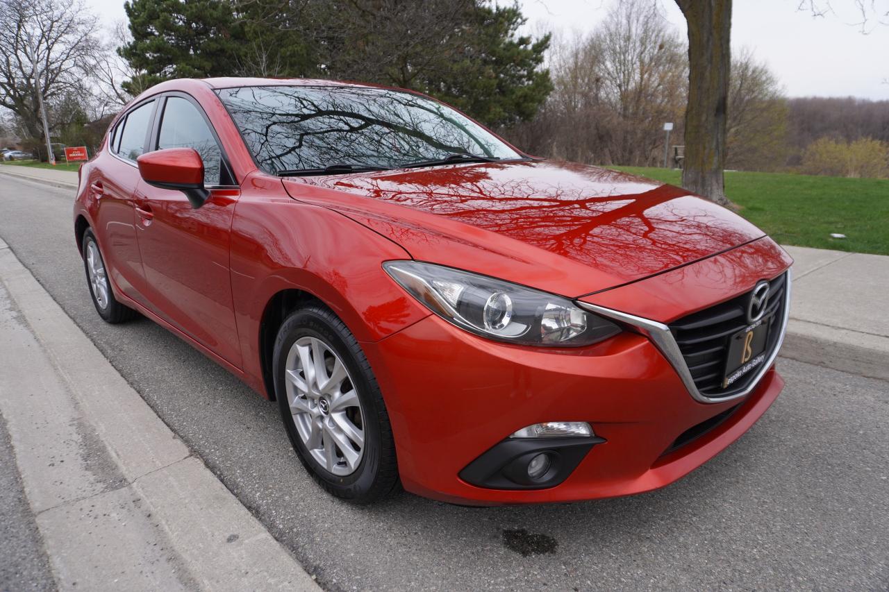 2014 Mazda MAZDA3 GS HATCHBACK / MANUAL / DEALER SERVICED / SUNROOF Photo4