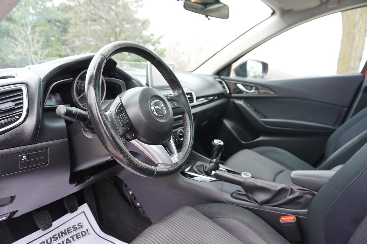 2014 Mazda MAZDA3 GS HATCHBACK / MANUAL / DEALER SERVICED / SUNROOF - Photo #10