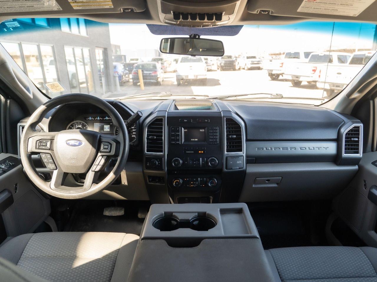 2018 Ford F-250 XLT Crew Cab 4WD 8FT BOX Photo7