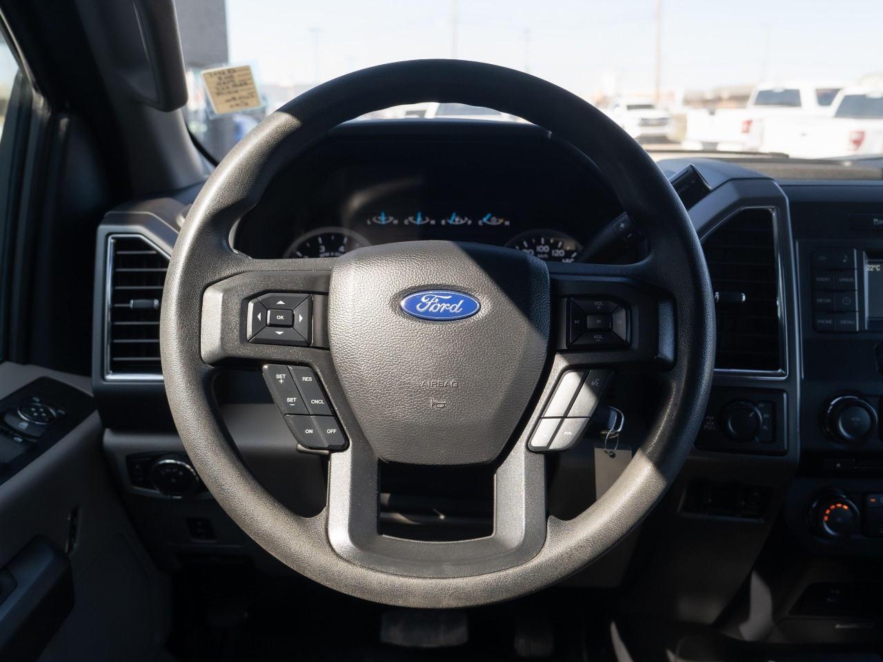 2018 Ford F-250 XLT Crew Cab 4WD 8FT BOX Photo10