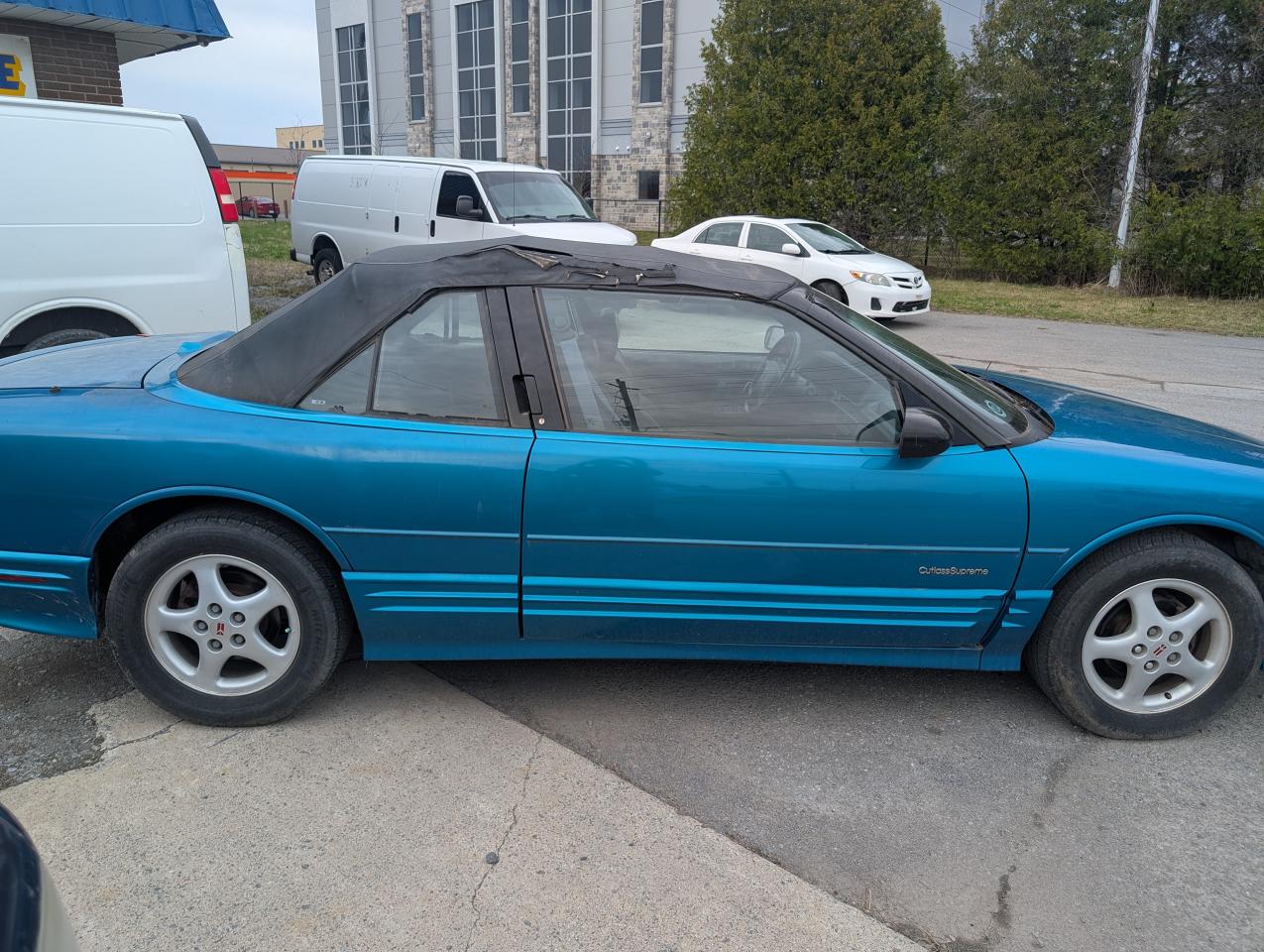 1994 Oldsmobile Cutlass Supreme 2dr Coupe Convertible - Photo #2