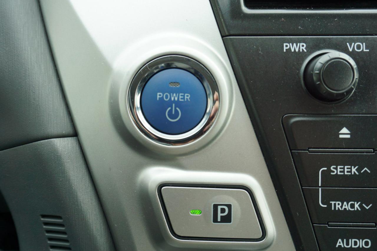 2014 Toyota Prius V CERTIFIED *SERVICE RECORDS* CAMERA BLUETOOTH HEATED SEATS CRUISE ALLOYS - Photo #20