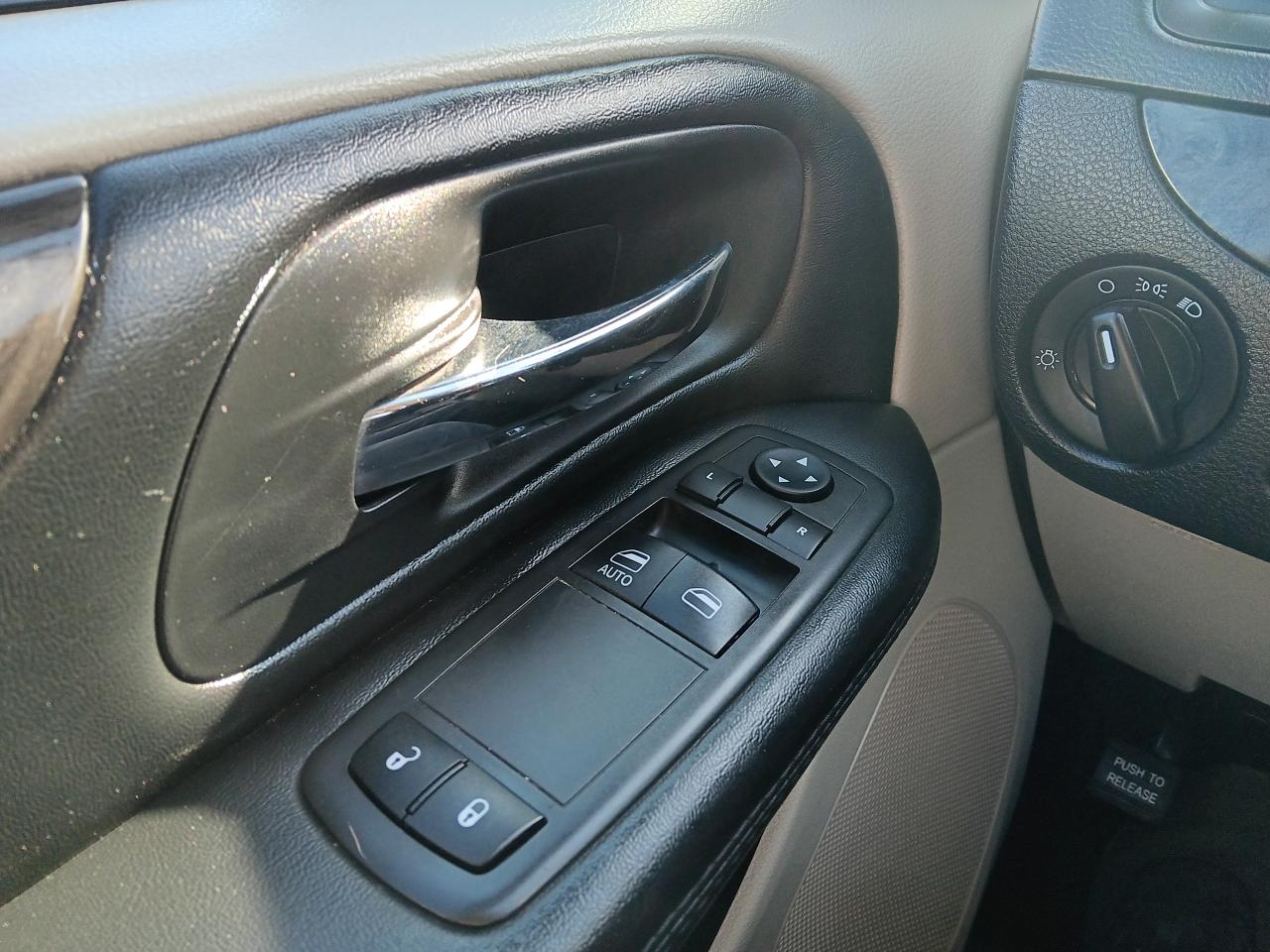 2019 Dodge Grand Caravan 7 Pass, BU Cam, Power Seat, Bluetooth - Photo #20