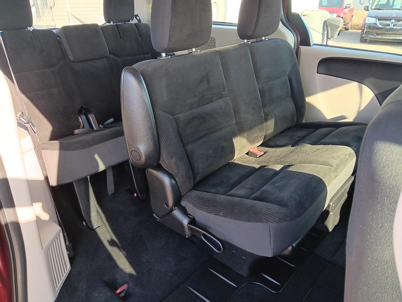 2019 Dodge Grand Caravan 7 Pass, BU Cam, Power Seat, Bluetooth - Photo #16