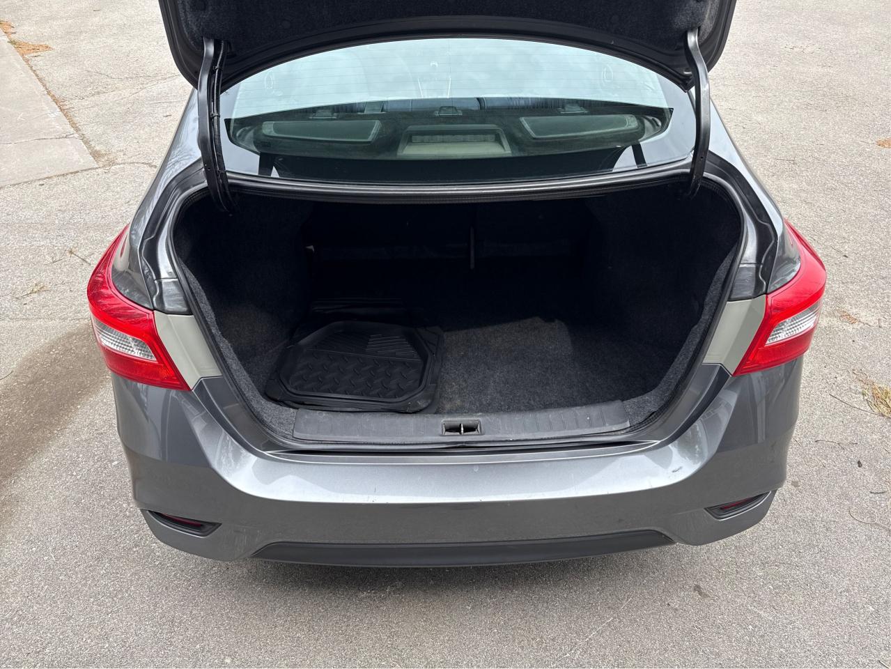 2016 Nissan Sentra SR - Photo #11