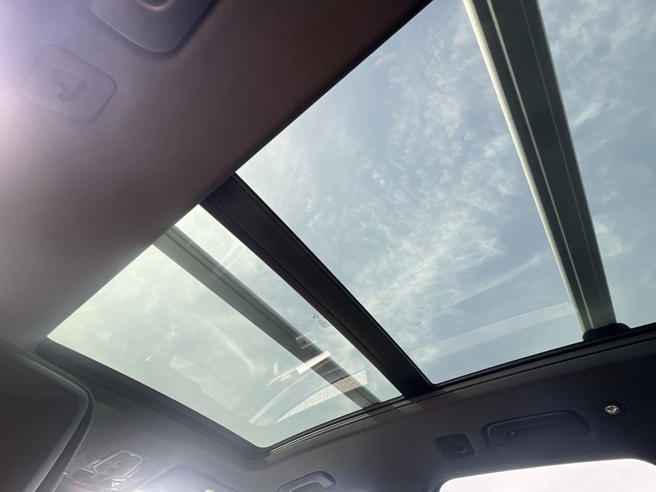 2021 Audi Q5 45 Progressiv HEATED LEATHER SEATS/STEERING WHEEL, MOONROOF, NAV, BACK UP CAM, CRUISE CONTROL!! Photo