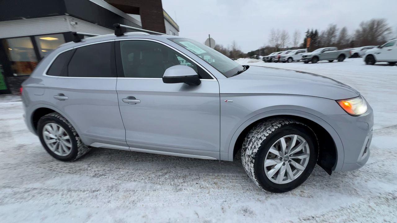 2021 Audi Q5 45 Progressiv HEATED LEATHER SEATS/STEERING WHEEL, MOONROOF, NAV, BACK UP CAM, CRUISE CONTROL!! Photo