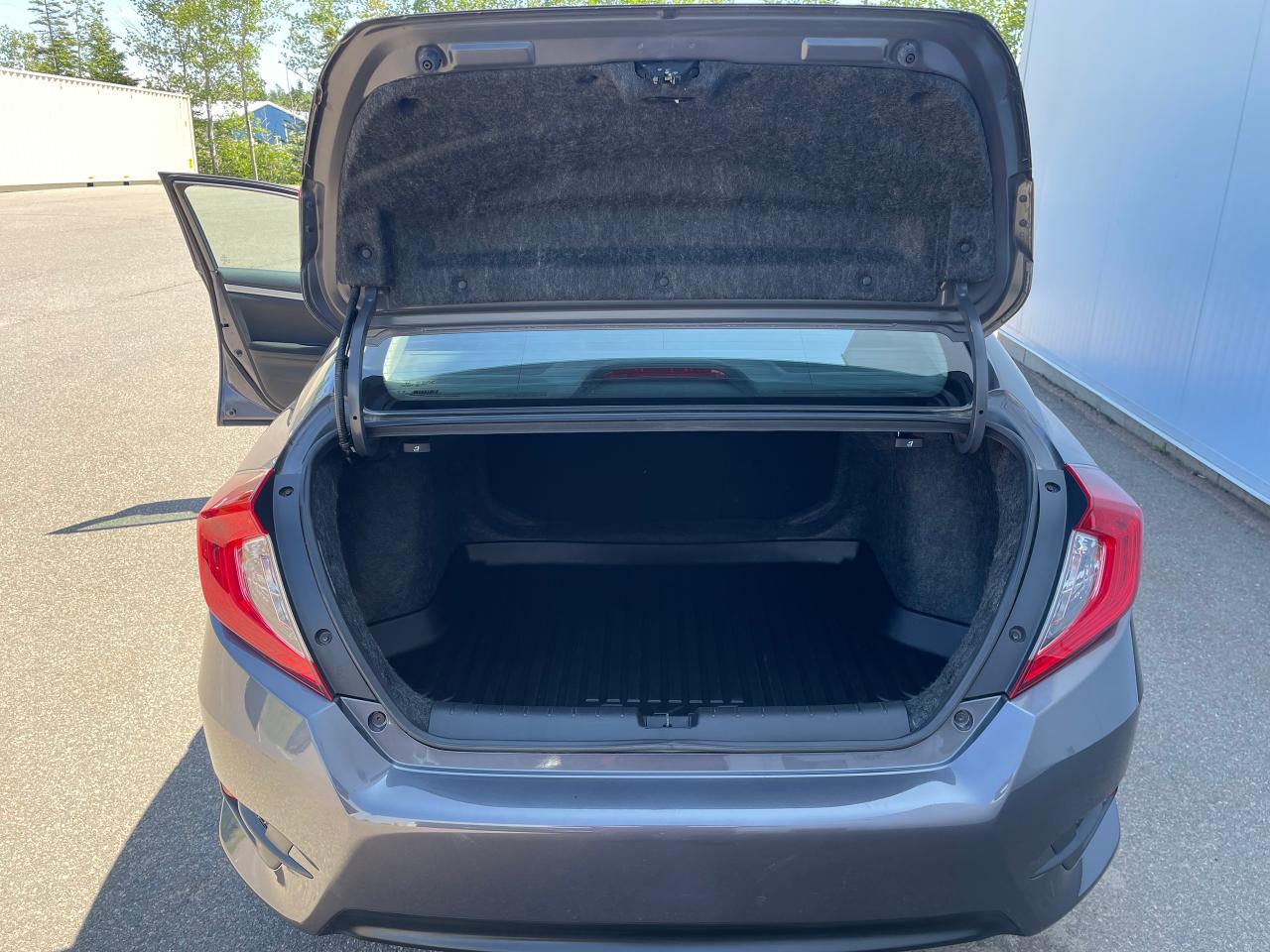 2018 Honda Civic 4D LX CVT Photo4