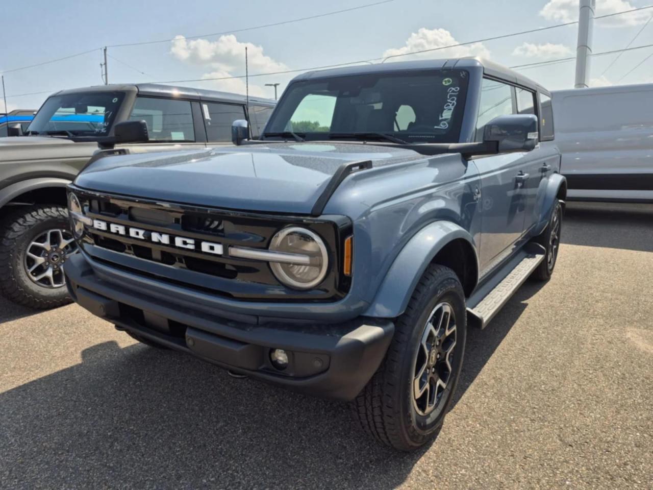 2025 Ford Bronco Outer Banks