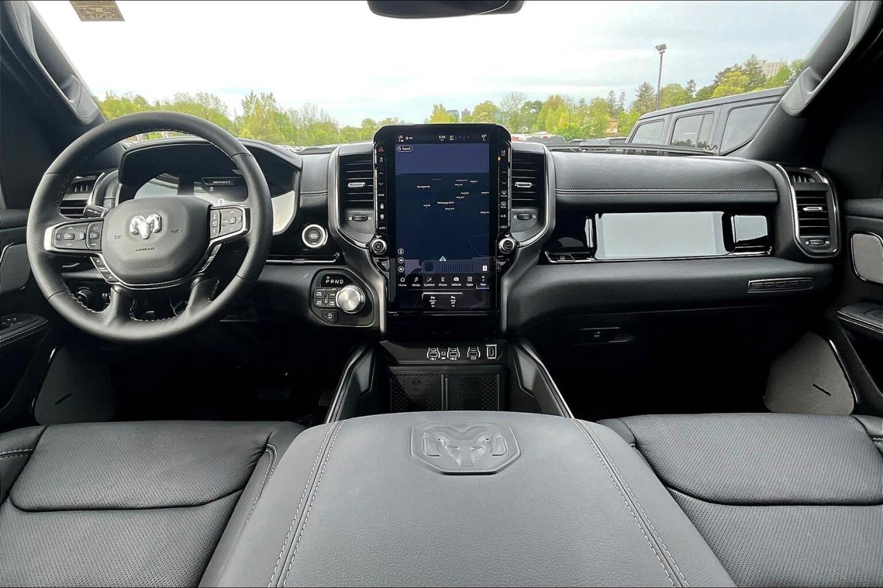 2025 RAM 1500 SPORT CREW | Leather | Pano Roof | Sport Hood Photo4