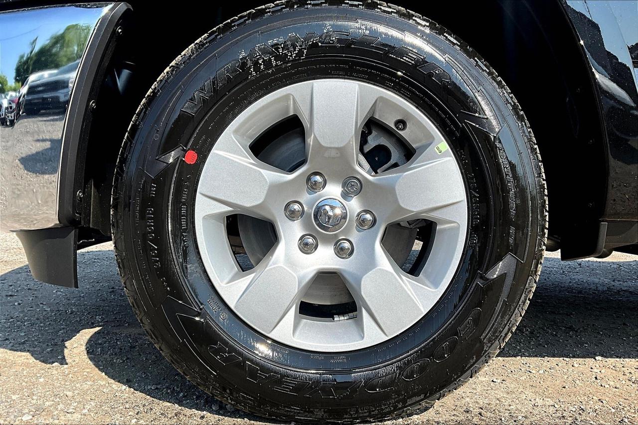 2025 RAM 1500 BIG HORN | Level1 Equip | Buckets | 3.0L Hurricane Photo