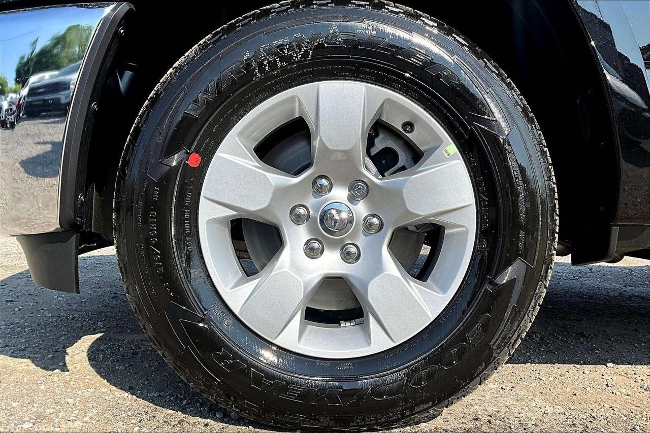 2025 RAM 1500 BIG HORN | Level1 Equip | Buckets | 3.0L Hurricane Photo