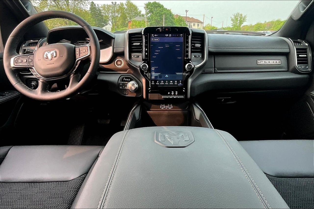 2025 RAM 1500 SPORT CREW | Sport Hood | Nav | 20" Wheels Photo4