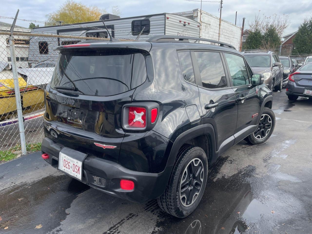 2016 Jeep Renegade Trailhawk *AWD, BACKUP CAM, HEATED SEAT &STEERING* - Photo #4