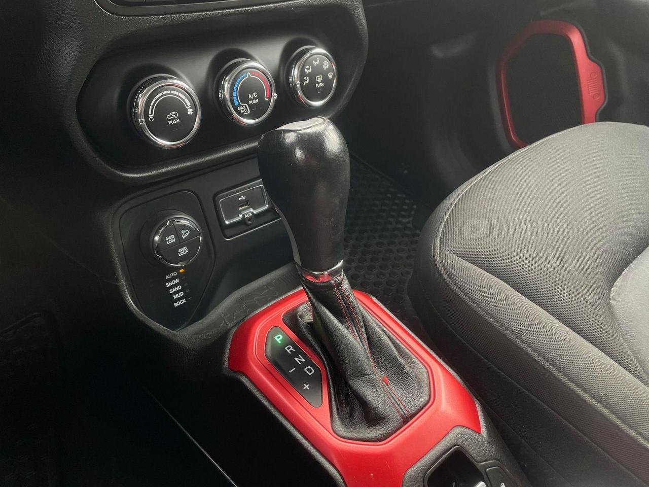 2016 Jeep Renegade Trailhawk *AWD, BACKUP CAM, HEATED SEAT &STEERING* Photo