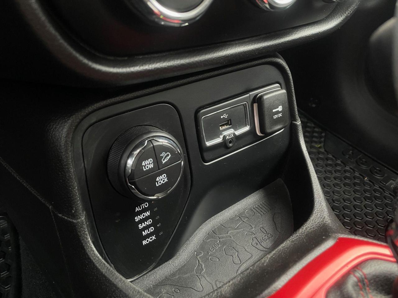 2016 Jeep Renegade Trailhawk *AWD, BACKUP CAM, HEATED SEAT &STEERING* - Photo #18