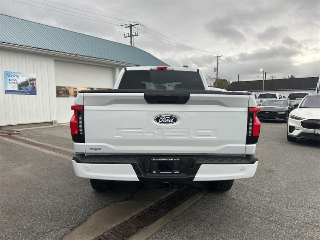2025 Ford F-150 Lightning XLT  - Tailgate Step Photo