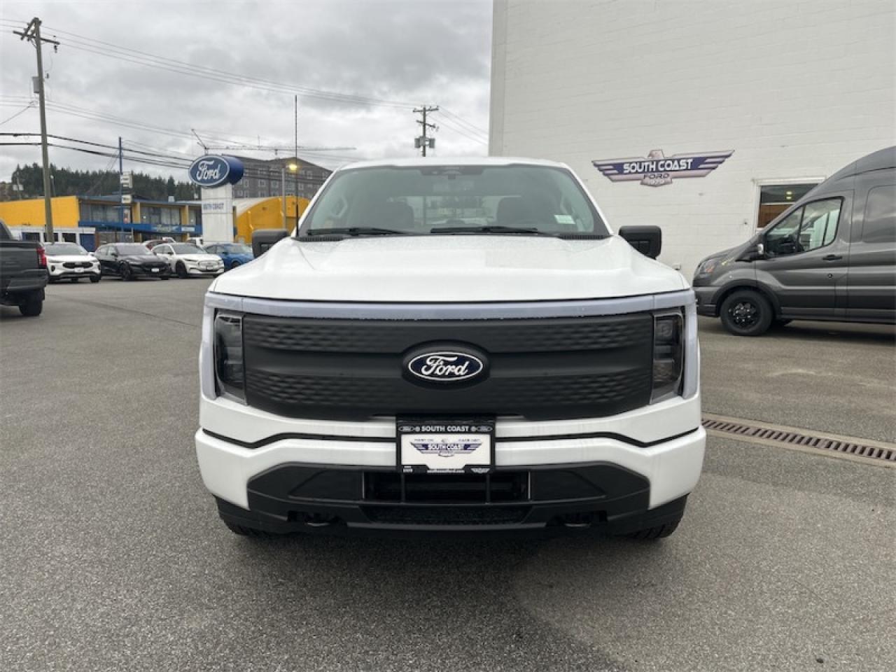 2025 Ford F-150 Lightning XLT  - Tailgate Step Photo5