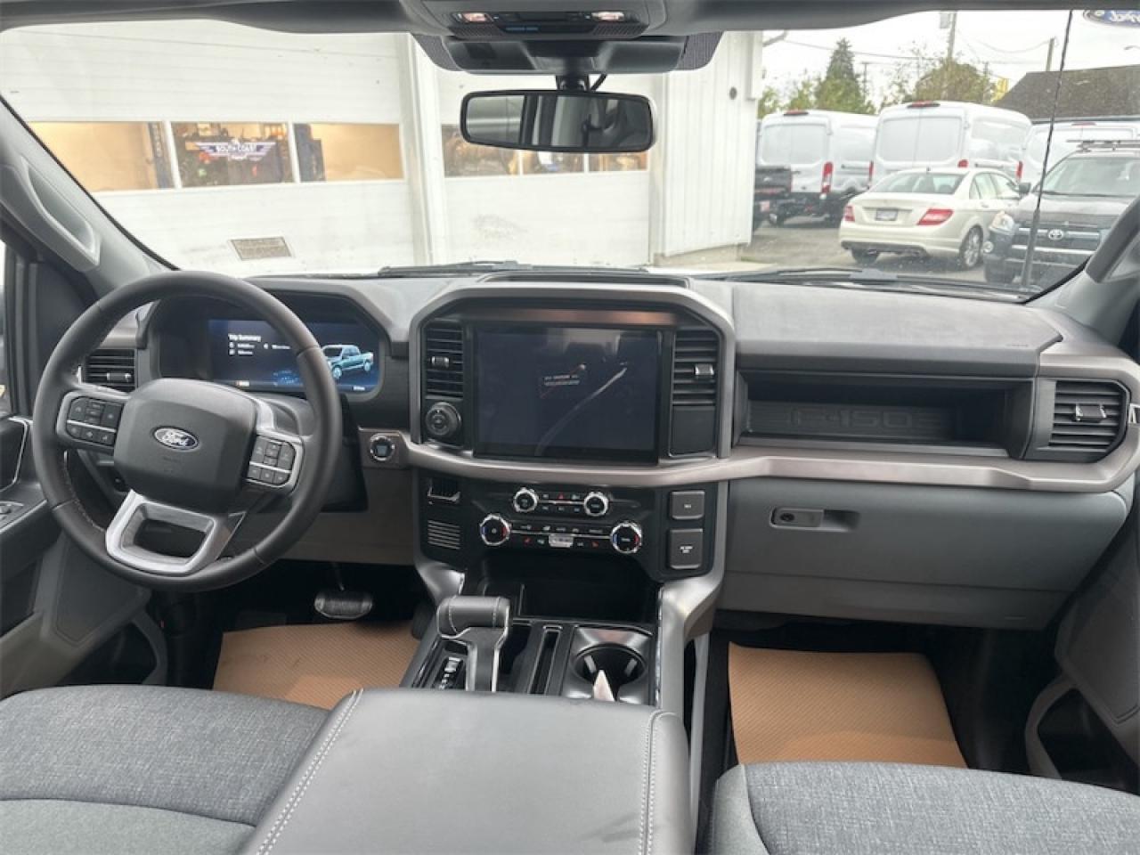 2025 Ford F-150 Lightning XLT  - Tailgate Step Photo5