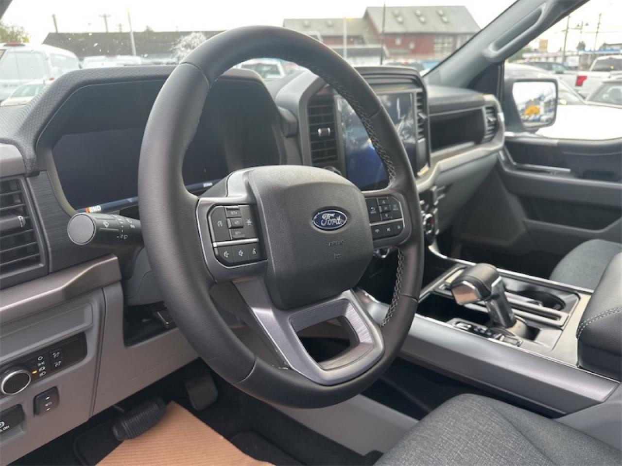 2025 Ford F-150 Lightning XLT  - Tailgate Step Photo5