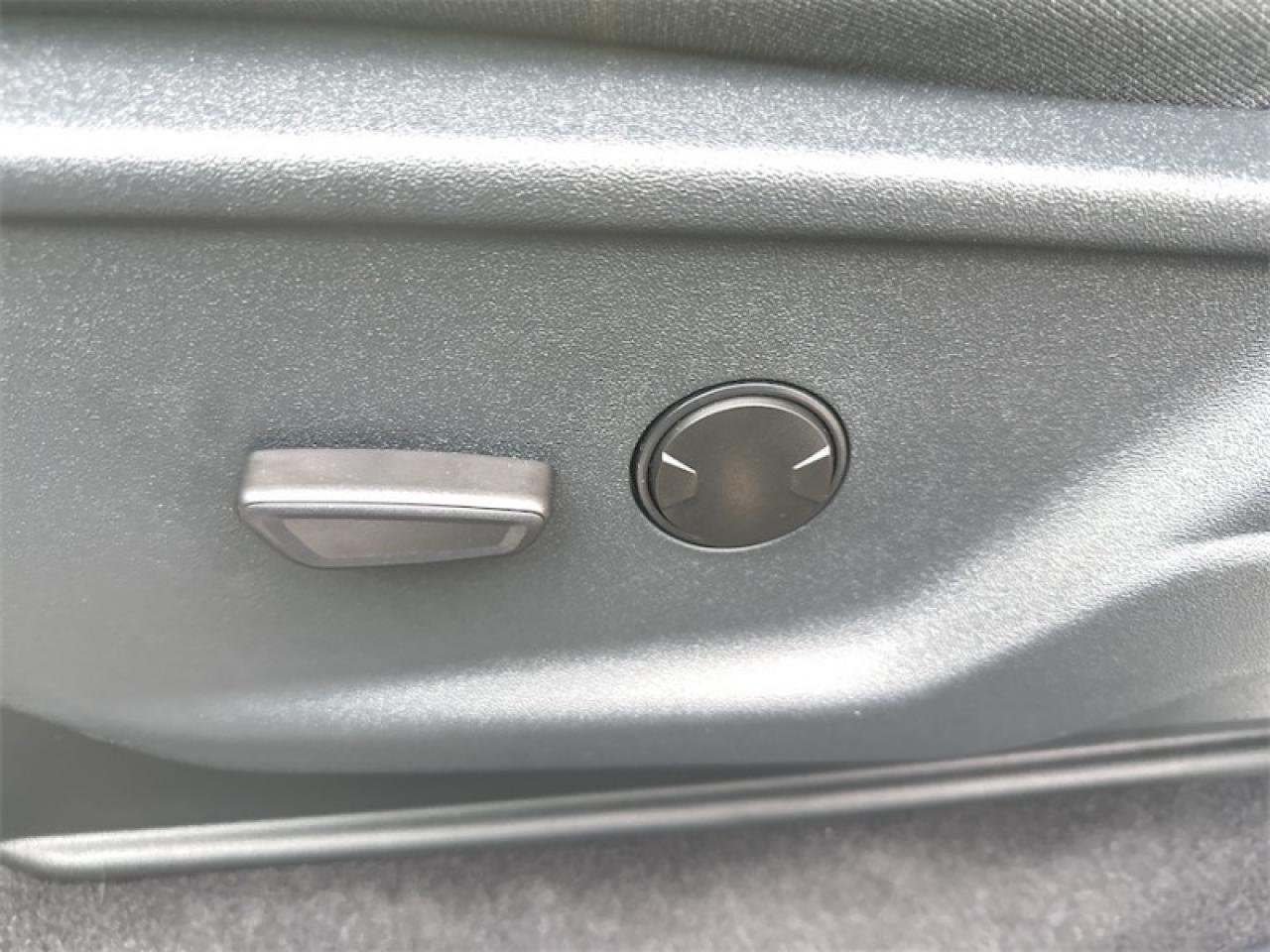 2025 Ford F-150 Lightning XLT  - Tailgate Step Photo5