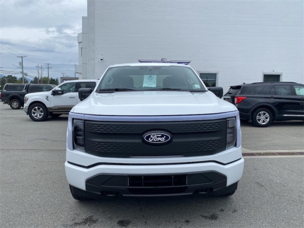 2025 Ford F-150 Lightning XLT  - Tailgate Step Photo5