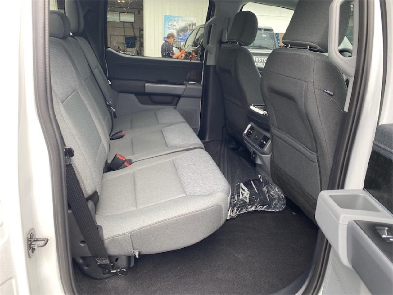 2025 Ford F-150 Lightning XLT  - Tailgate Step Photo5