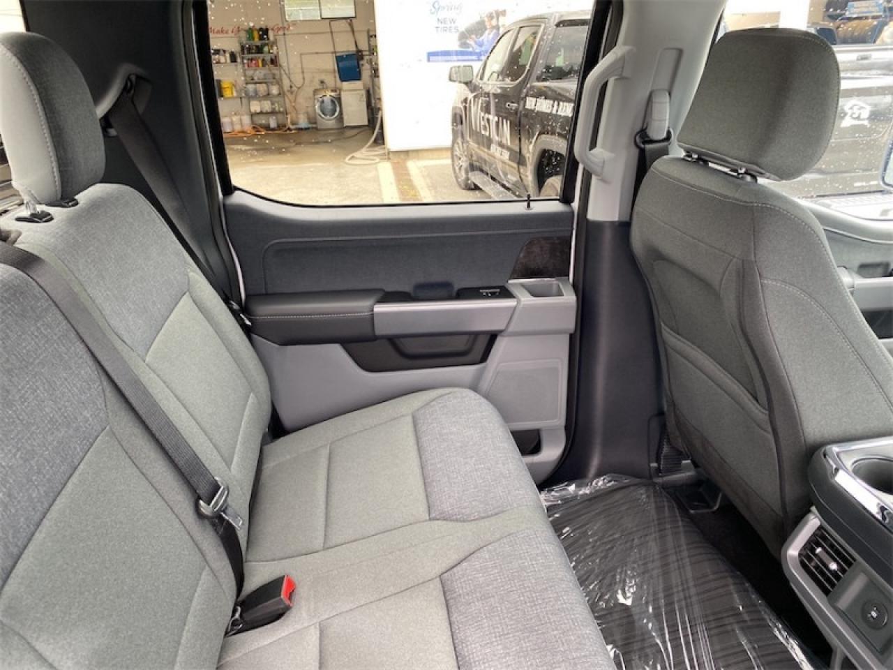 2025 Ford F-150 Lightning XLT  - Tailgate Step Photo5