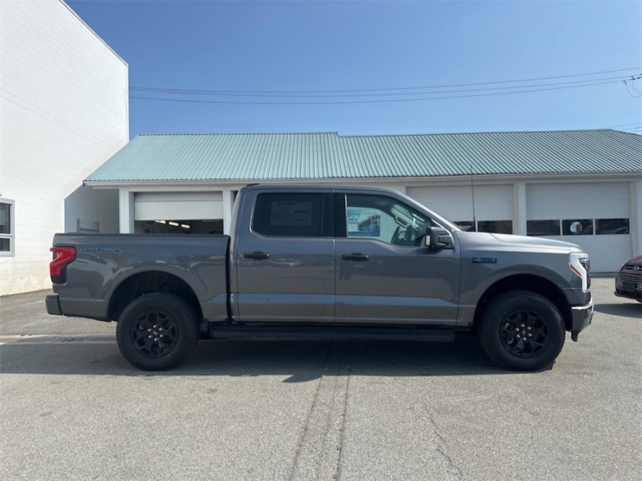 2025 Ford F-150 Lightning XLT  - Tailgate Step Photo5