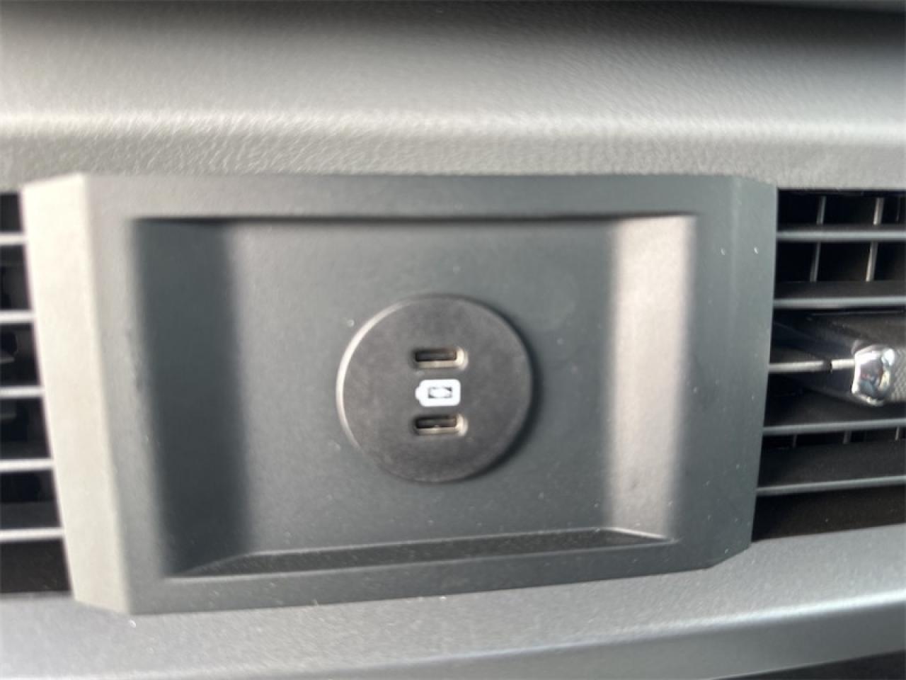 2025 Ford F-150 Lightning XLT  - Tailgate Step Photo5
